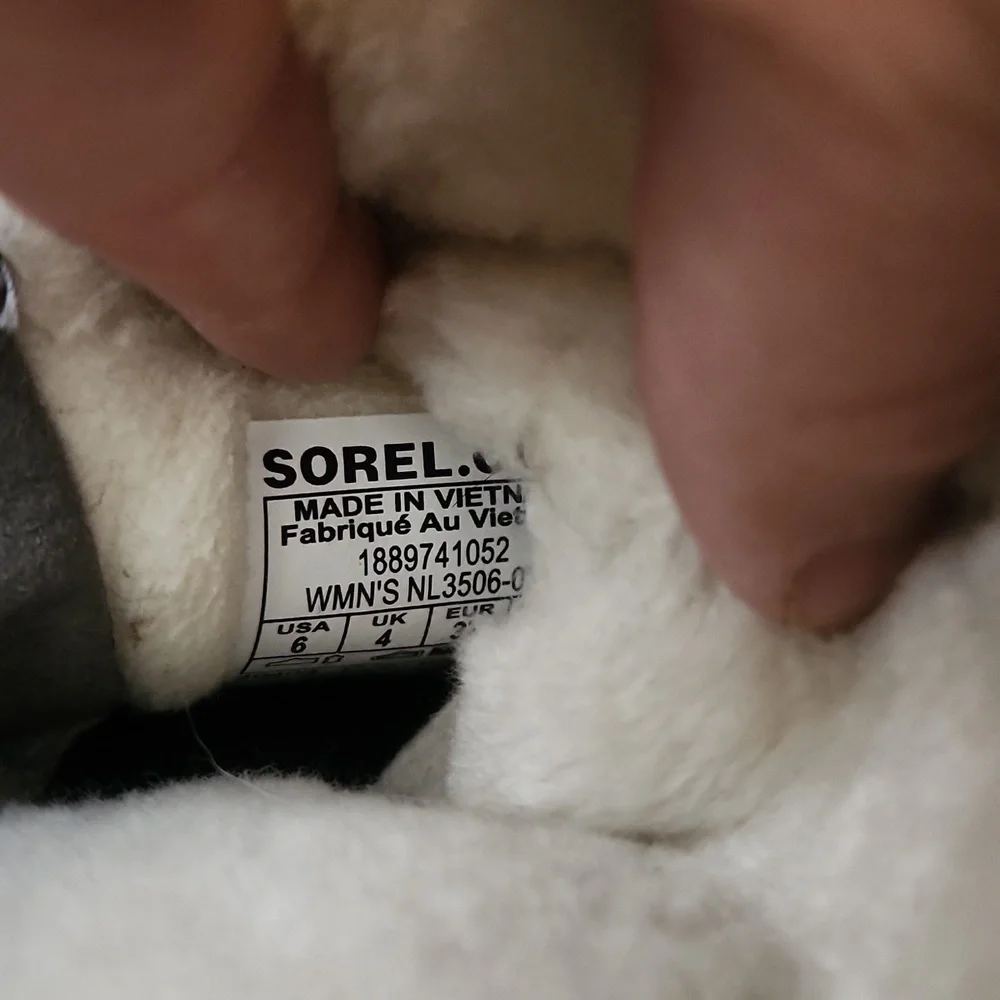 Sorel Brown Suede Winter Boots with Cream Faux-Shearling - Picture 8 of 8